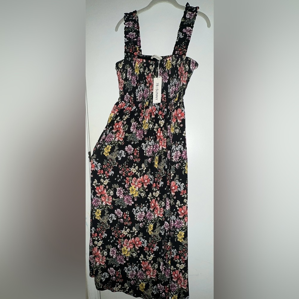 Floral Maxi Dress - Black and Pink - Picture 3 of 12
